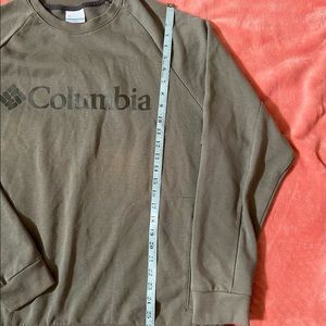 Columbia sweat shirt
